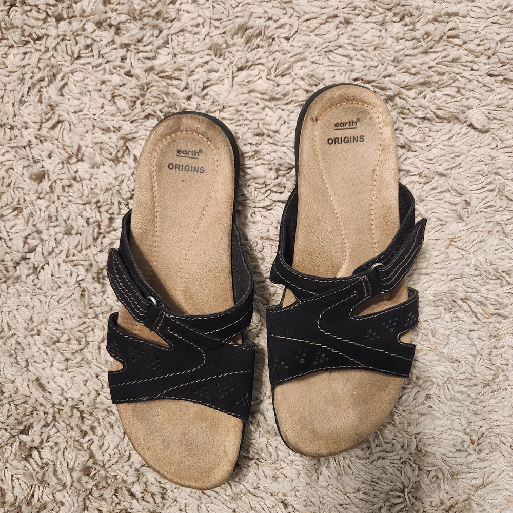 Earth Origins Women's Black and Tan Sandals